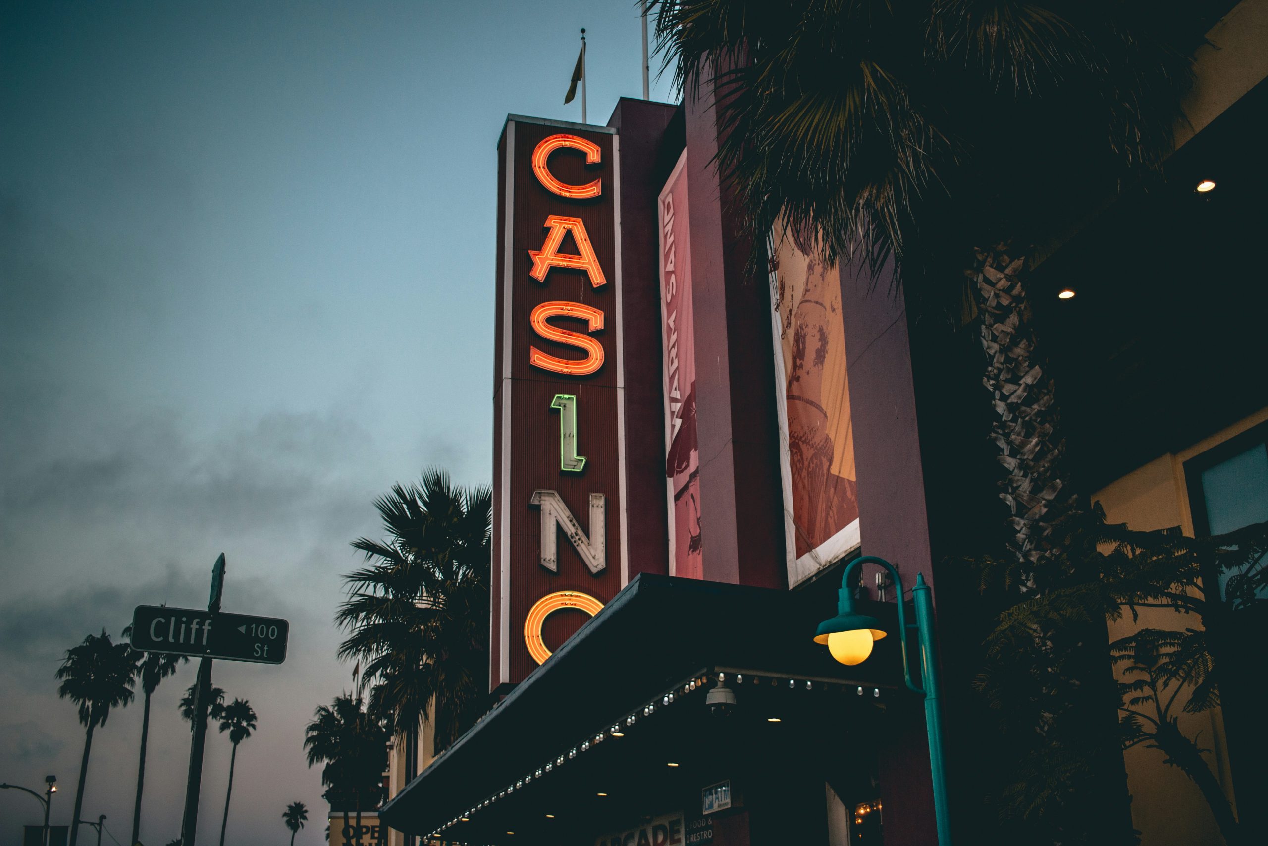 What Is Live Casino and How Does It Work?
