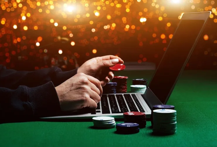 Winning Strategy in Online Poker